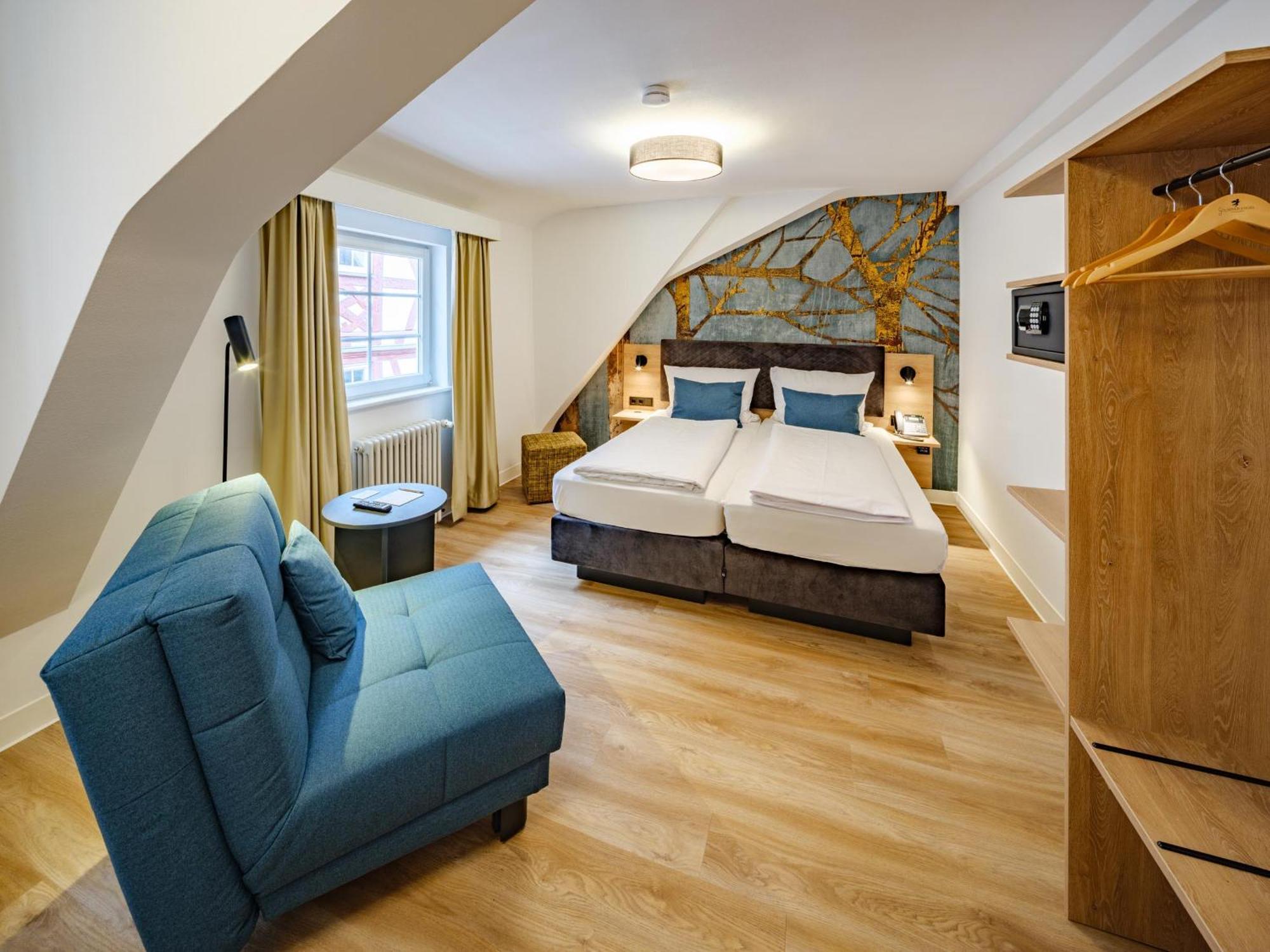 Hotel Restaurant Goldener Engel Heppenheim  エクステリア 写真
